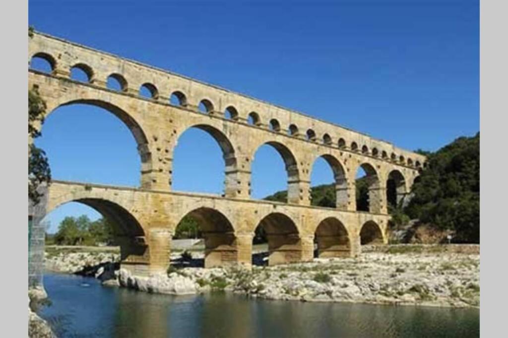 Uzes A Pied, Appartement Dans Cadre D'Exception Exteriör bild