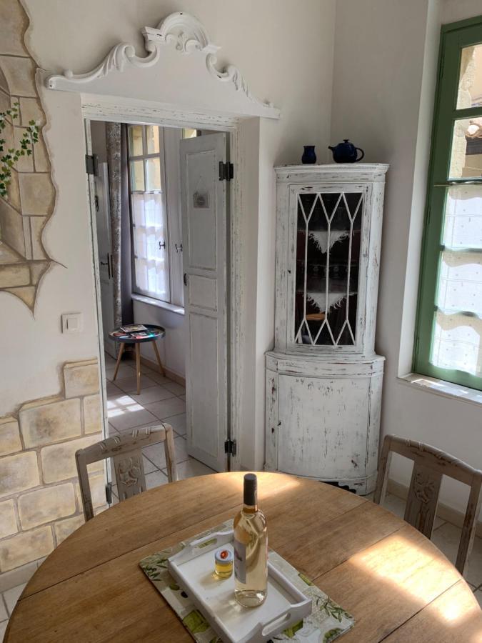 Uzes A Pied, Appartement Dans Cadre D'Exception Exteriör bild